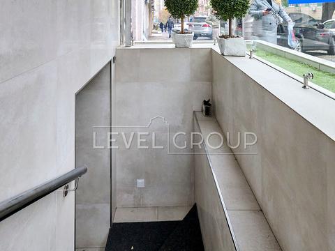 комерційна за адресою Олександра Кониського вул., 62