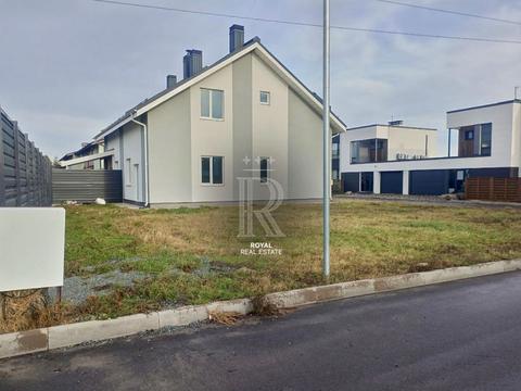 будинок за адресою Михновського, 1