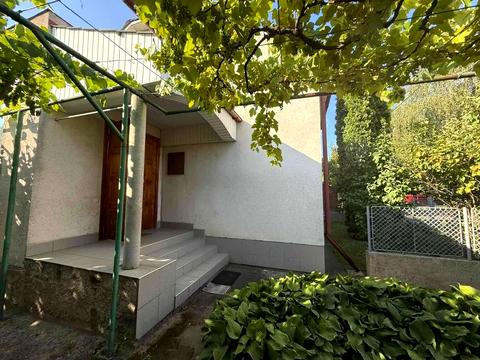 будинок за адресою Василя Комендаря вул.