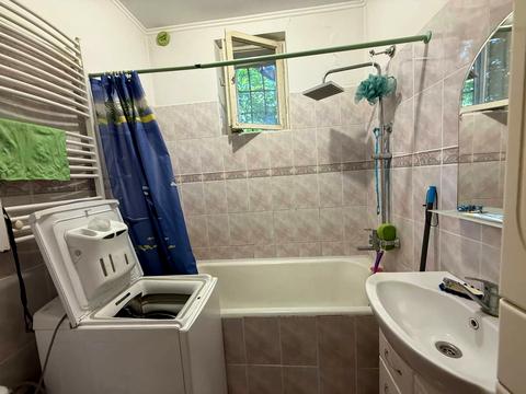 будинок за адресою Василя Комендаря вул.