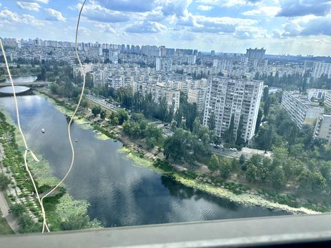 комерційна за адресою Євгена Сверстюка вул. (Марини Раскової), 52-В