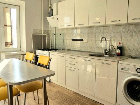 квартира за адресою Залізнична вул., 9