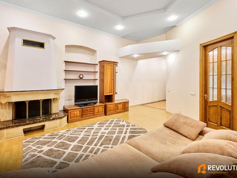 квартира за адресою Євгена Чикаленка вул. (Пушкінська), 7