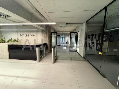 комерційна за адресою Зоологічна вул., 5