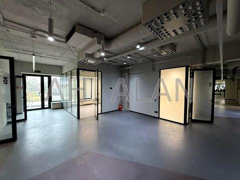 комерційна за адресою Зоологічна вул., 5