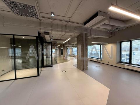 комерційна за адресою Зоологічна вул., 5