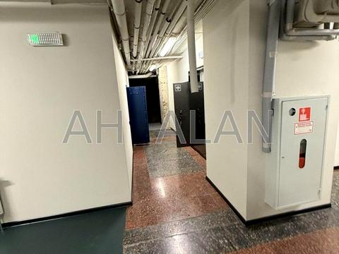 комерційна за адресою Зоологічна вул., 5