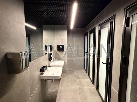 комерційна за адресою Зоологічна вул., 5