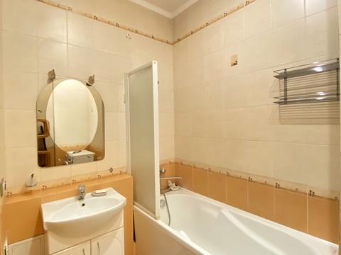 квартира за адресою Дмитрівська вул., 69