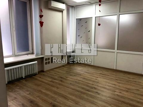 комерційна за адресою Болсуновська вул. (Сергія Струтинського), 8