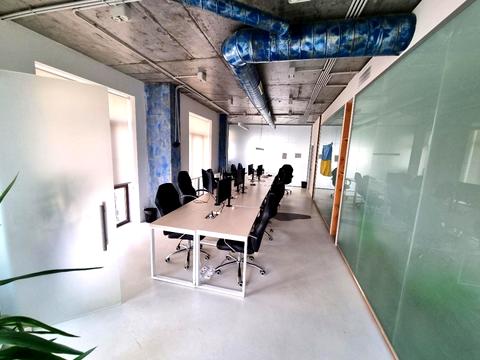 комерційна за адресою Воздвиженська вул., 51-А