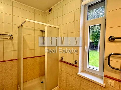 будинок за адресою Азовська вул.