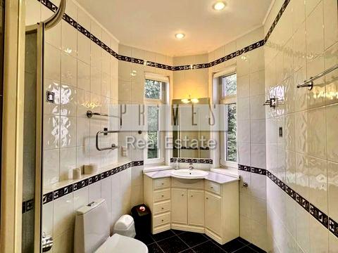 будинок за адресою Азовська вул.