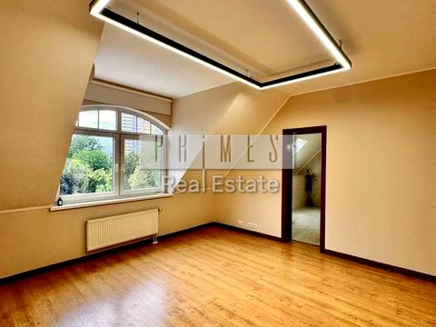 будинок за адресою Азовська вул.