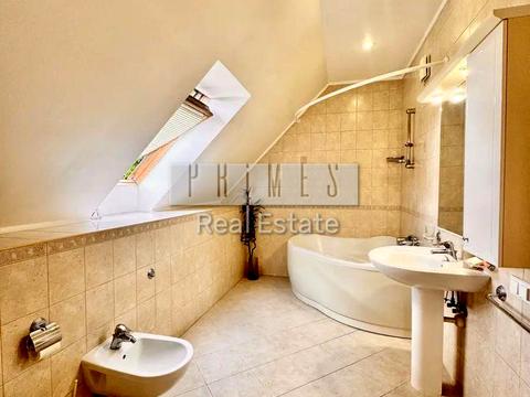 будинок за адресою Азовська вул.