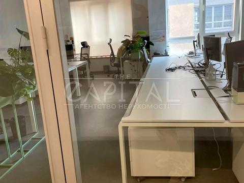 комерційна за адресою Саксаганського вул., 70-Б