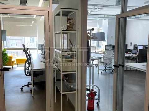 комерційна за адресою Саксаганського вул., 70-Б