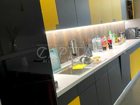 комерційна за адресою Саксаганського вул., 70-Б