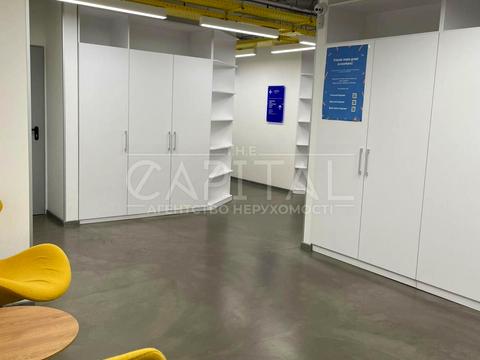 комерційна за адресою Саксаганського вул., 70-Б