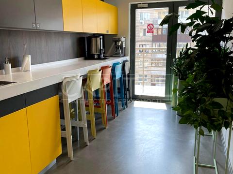 комерційна за адресою Саксаганського вул., 70-Б