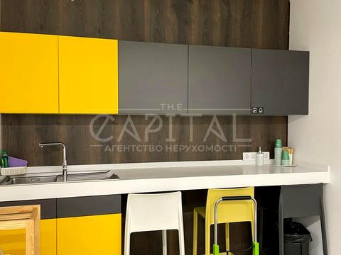 комерційна за адресою Саксаганського вул., 70-Б