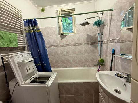 будинок за адресою Василя Комендаря вул.