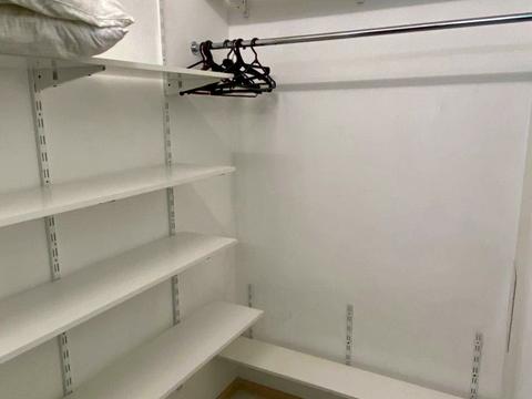 квартира за адресою просп. Александра Поля, 27-Д