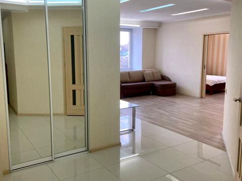 квартира за адресою просп. Александра Поля, 27-Д