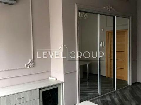 комерційна за адресою Велика Васильківська вул. (Червоноармійська), 26