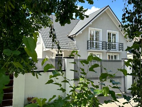 будинок за адресою Революції