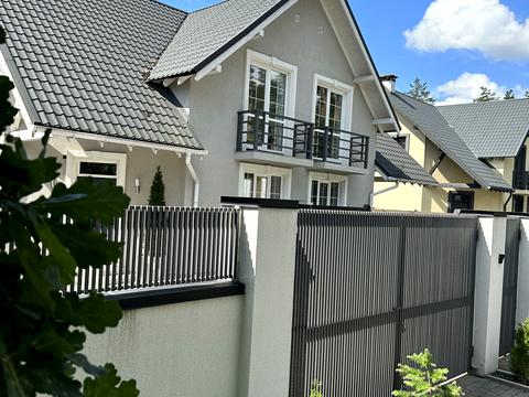 будинок за адресою Революції