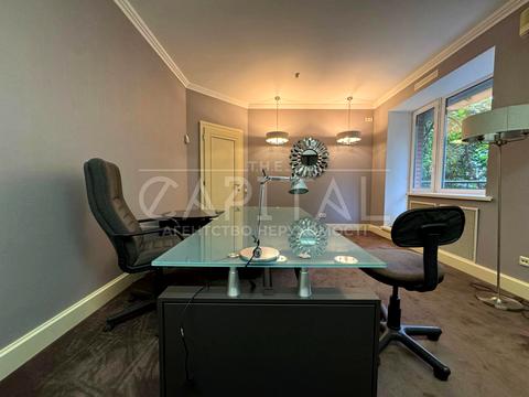 комерційна за адресою Микільсько-Ботанічна вул., 15/17