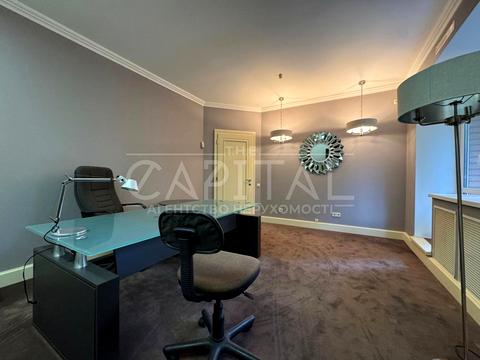 комерційна за адресою Микільсько-Ботанічна вул., 15/17