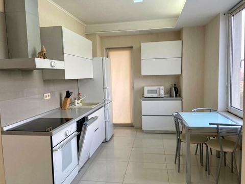 квартира за адресою просп. Александра Поля, 27-Д