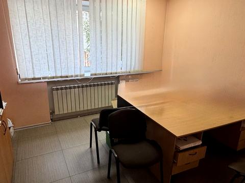 коммерческая по адресу Владимира Моссаковского ул. (Клари Цеткін), 1