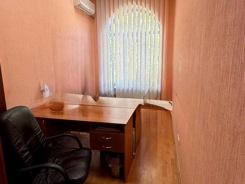 коммерческая по адресу Владимира Моссаковского ул. (Клари Цеткін), 1