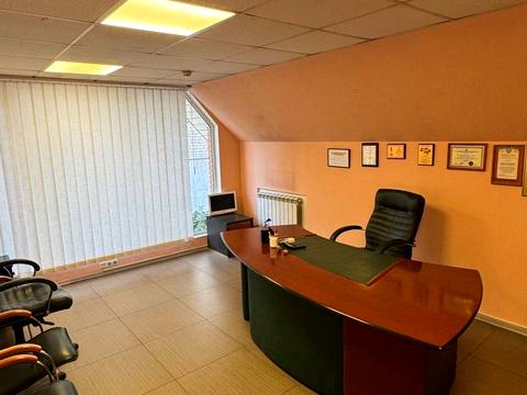 коммерческая по адресу Владимира Моссаковского ул. (Клари Цеткін), 1