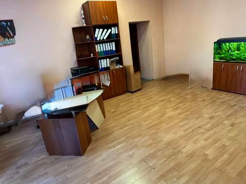 коммерческая по адресу Владимира Моссаковского ул. (Клари Цеткін), 1