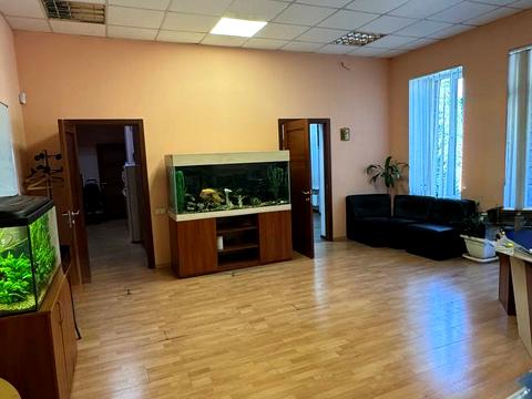 коммерческая по адресу Владимира Моссаковского ул. (Клари Цеткін), 1