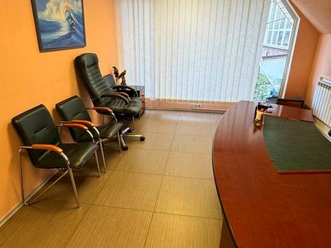 коммерческая по адресу Владимира Моссаковского ул. (Клари Цеткін), 1