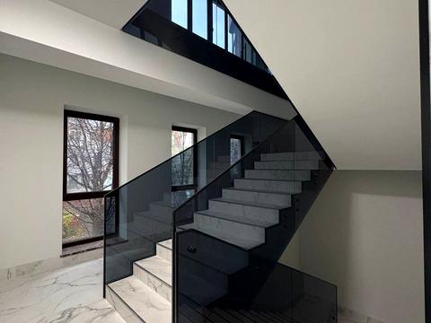 коммерческая по адресу Тихая ул., 4