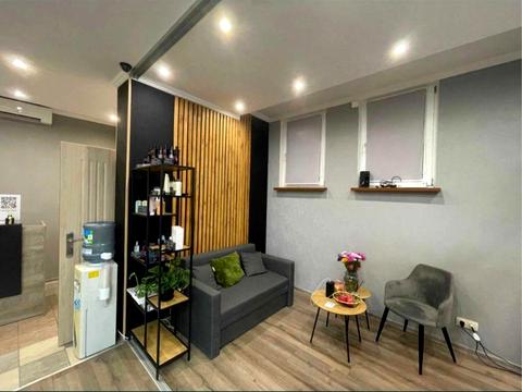 коммерческая по адресу Анны Ахматовой ул., 32/18