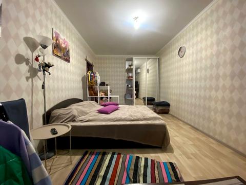 квартира за адресою Червоної Калини просп. (Володимира Маяковського), 1