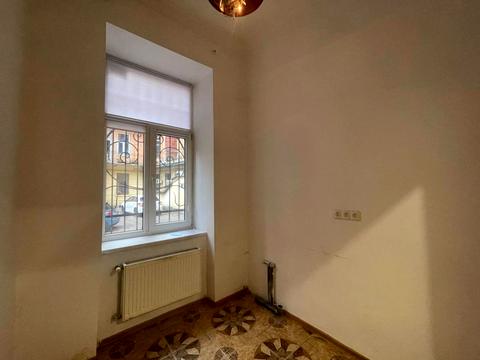 комерційна за адресою Городоцька вул., 44