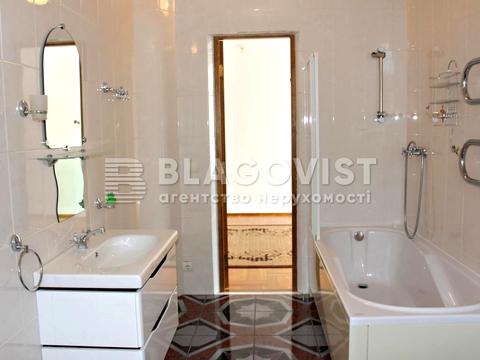 комерційна за адресою Білицька вул., 8