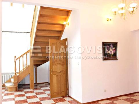 комерційна за адресою Білицька вул., 8