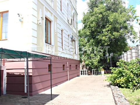 комерційна за адресою Білицька вул., 8