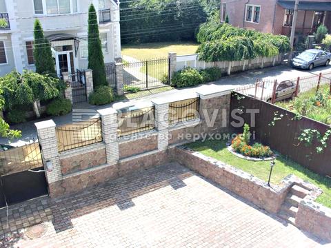 комерційна за адресою Білицька вул., 8