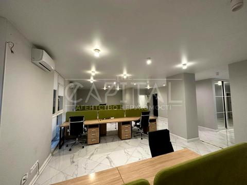 комерційна за адресою Джона Маккейна вул. (Івана Кудрі), 3-А