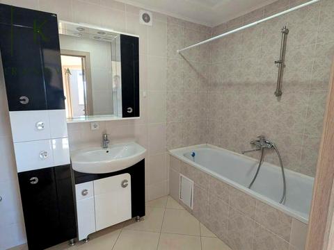 квартира за адресою Василя Сухомлинського вул., 14